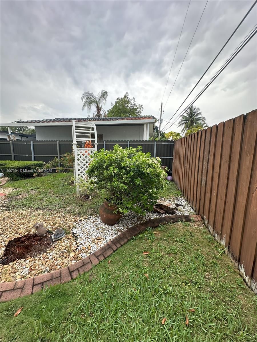 Real estate property located at 8331 38th St, Miami-dade, Tropical Gardens, Miami, FL