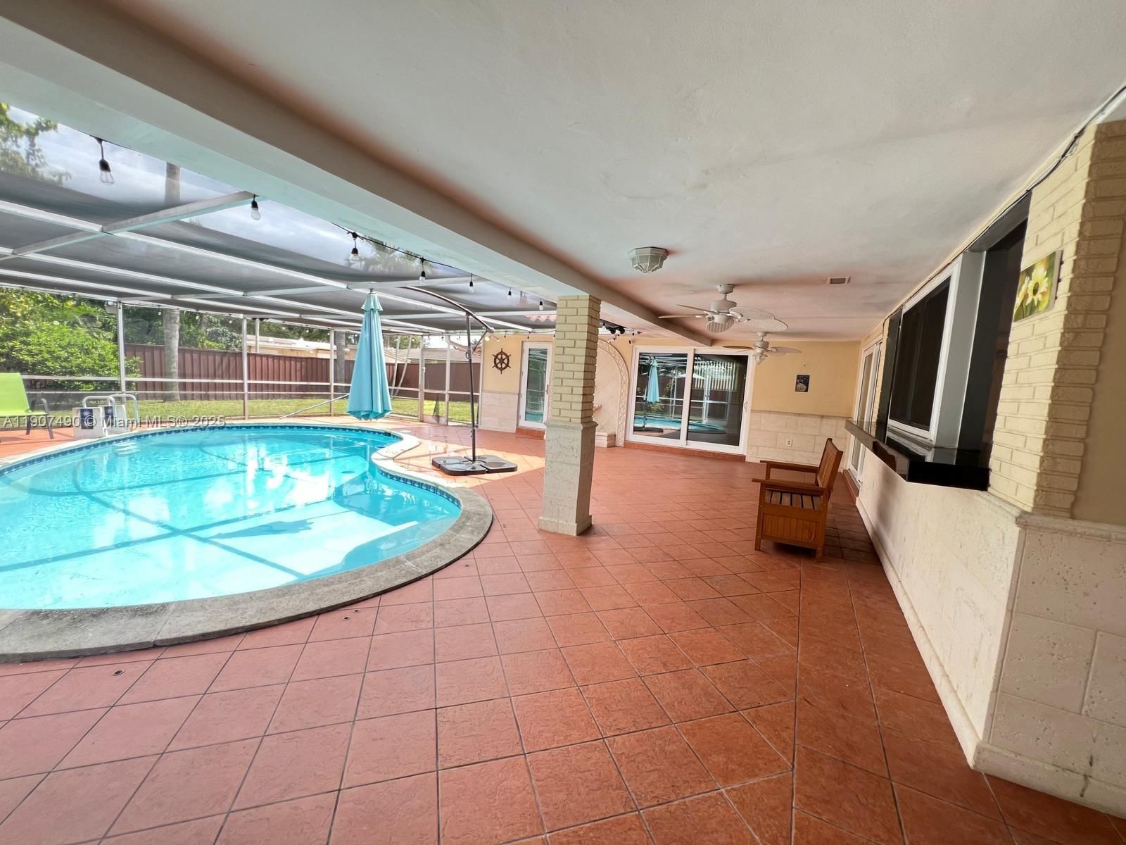 Real estate property located at 2001 41st Ave, Broward, Hollywood Hills, Hollywood, FL