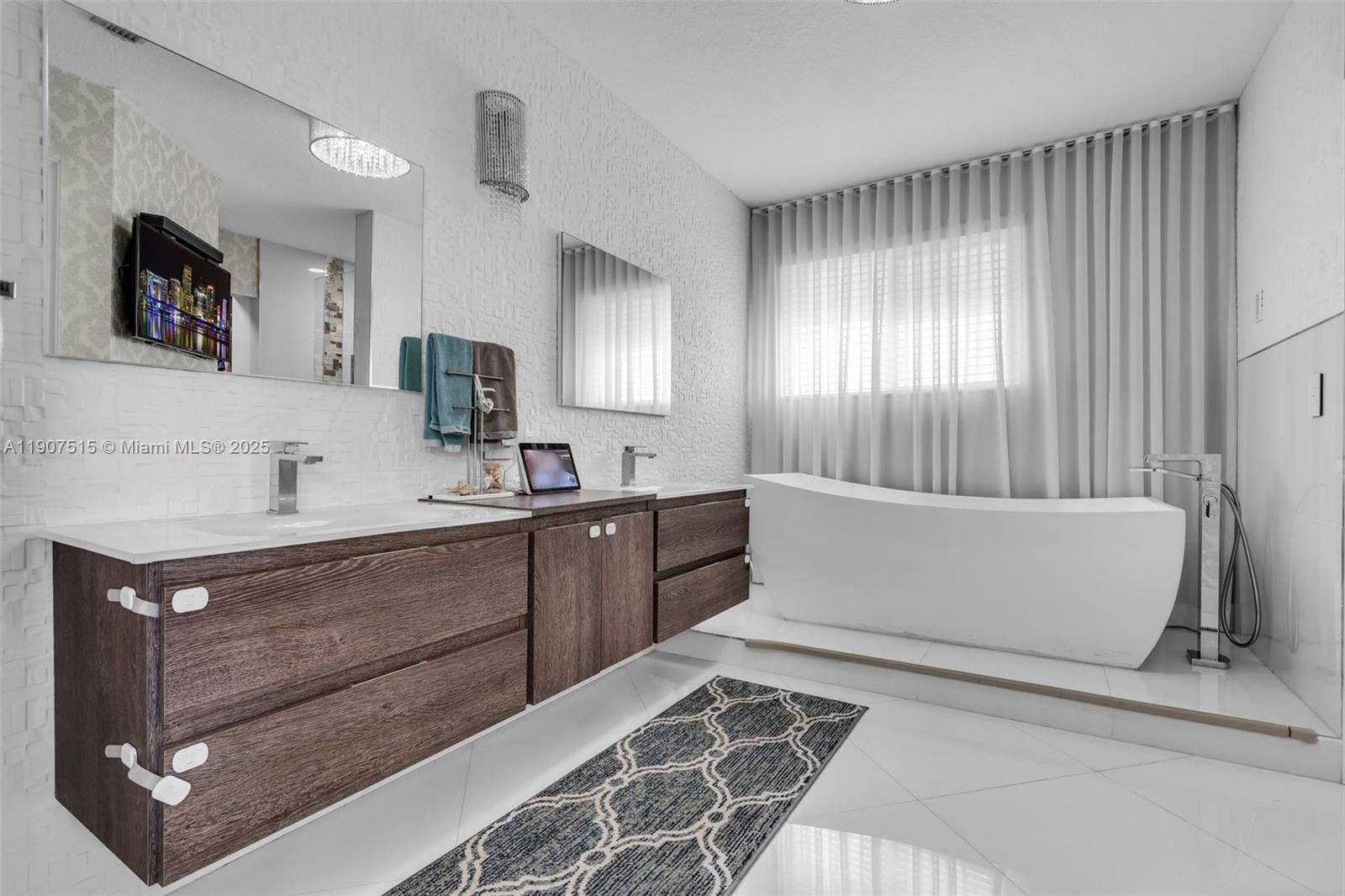 Real estate property located at 4450 109th Ct, Miami-dade, Doral Meadows 1st Addn, Doral, FL