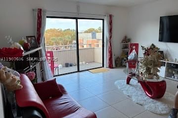 Real estate property located at 17600 68th Ave B4002, Miami-dade, Lakeview Gardens At Miami, Hialeah, FL