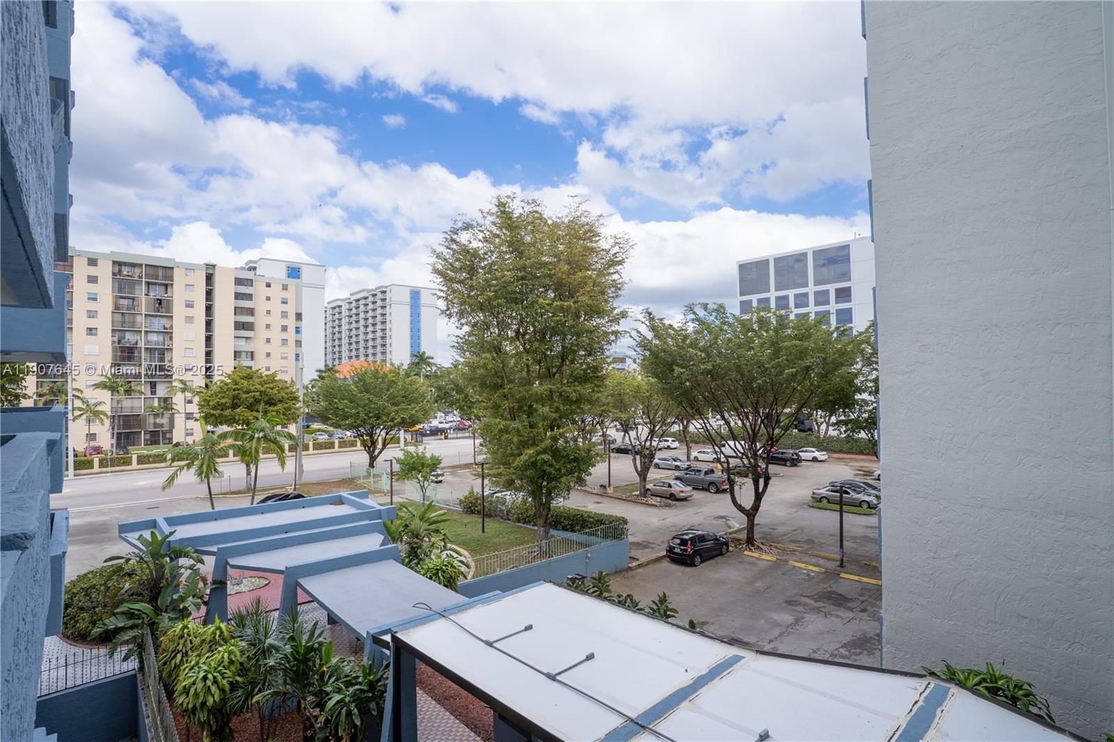 Real estate property located at 5050 7th St #309, Miami-dade, 5050 Condo, Miami, FL