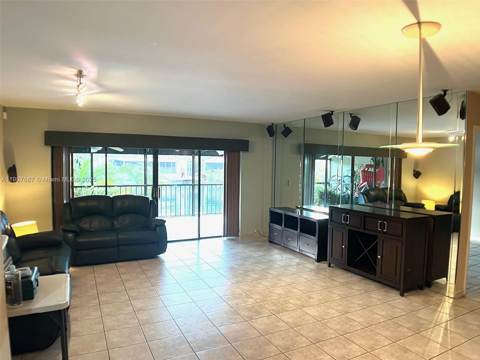 Real estate property located at 15167 Montrose Rd, Miami-dade, Miami Lakes - Lake Sandra, Miami Lakes, FL