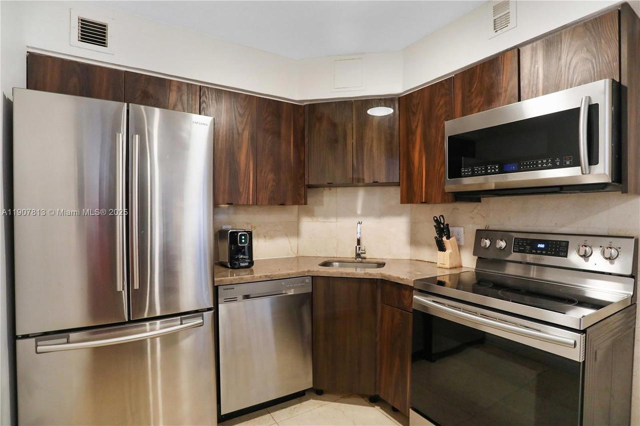 Real estate property located at 5225 Collins Ave #1216, Miami-dade, The Alexander Condo, Miami Beach, FL
