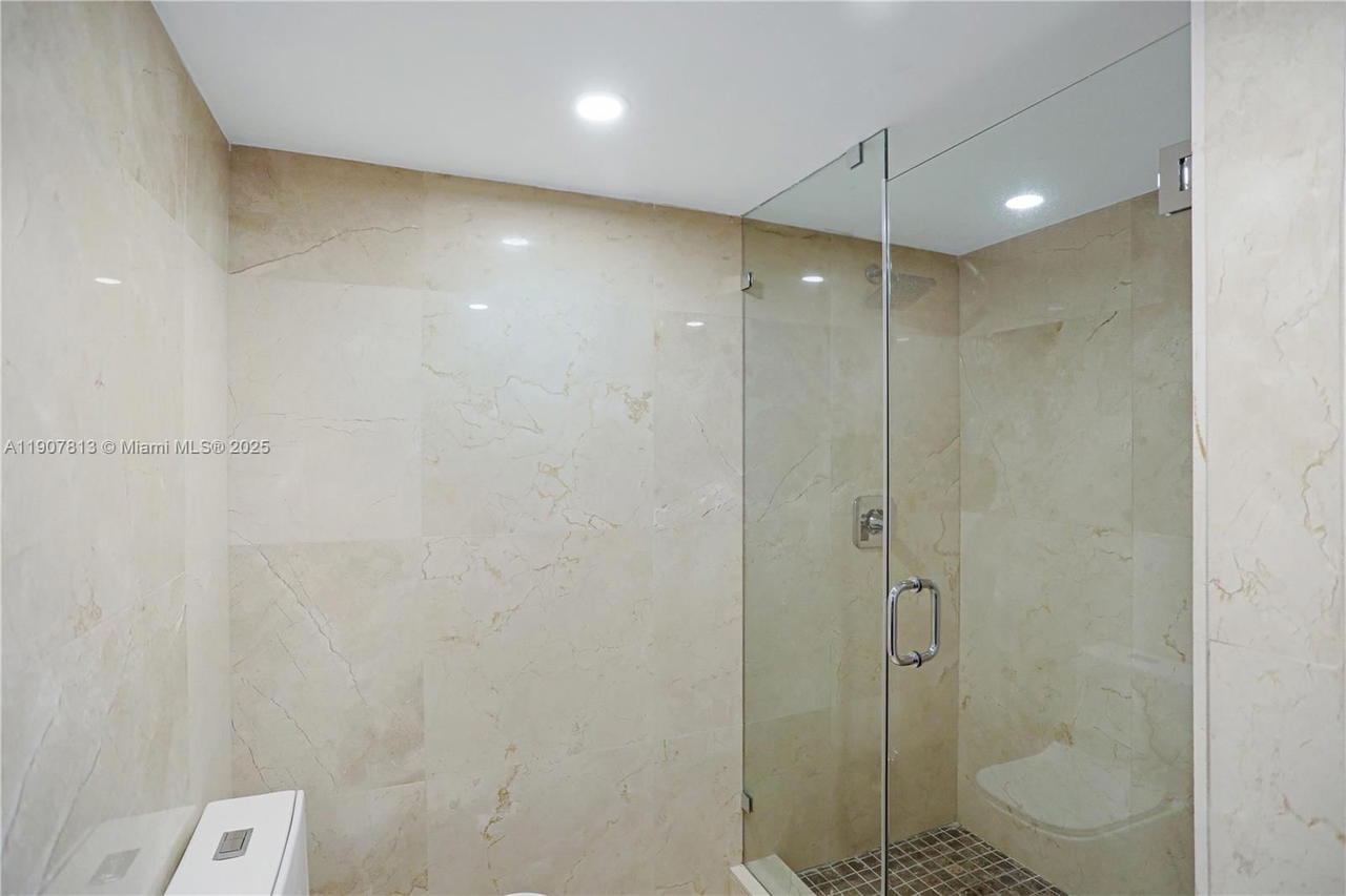 Real estate property located at 5225 Collins Ave #1216, Miami-dade, The Alexander Condo, Miami Beach, FL