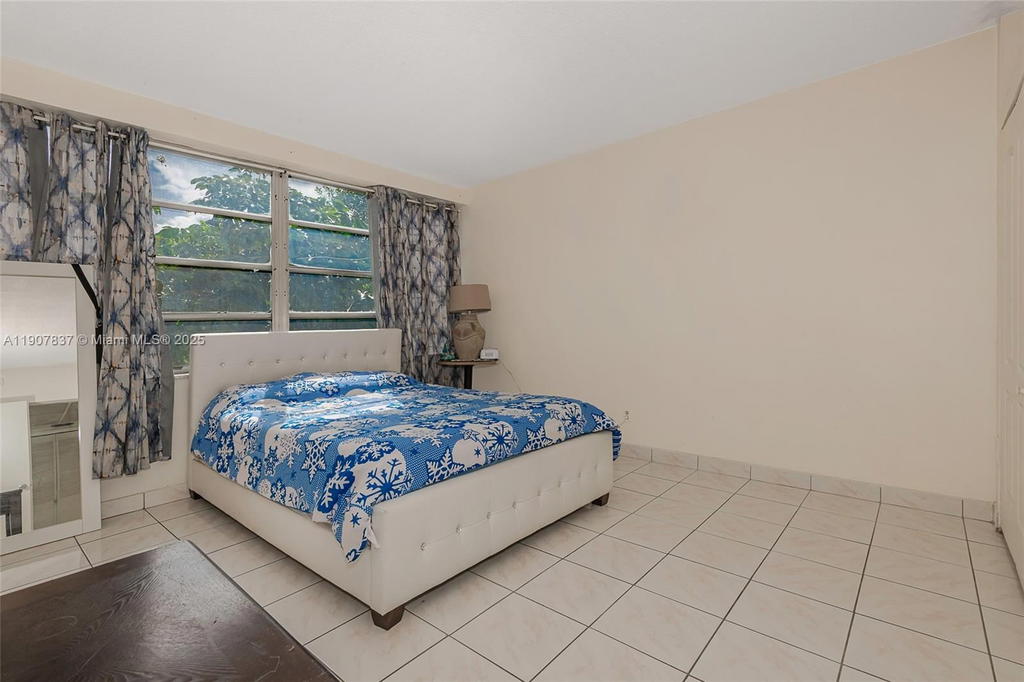 Real estate property located at 1481 Miami Gardens Dr #267, Miami-dade, Fourth Moorings Condo, Miami, FL