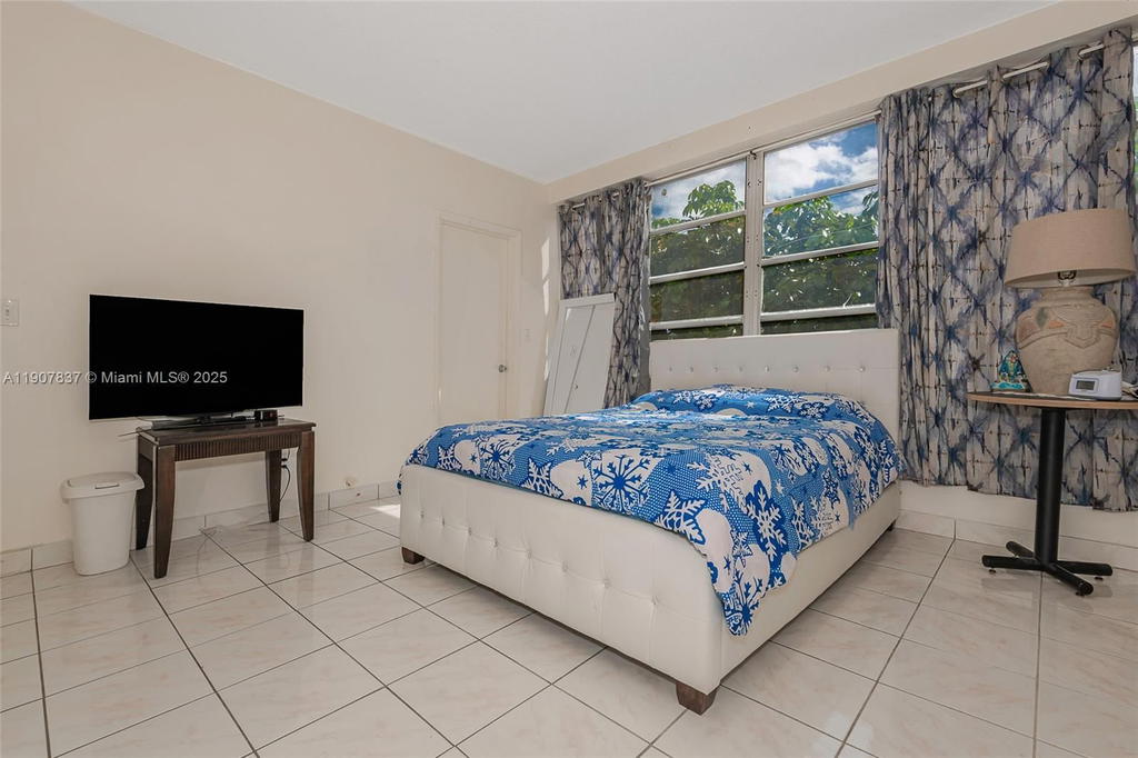 Real estate property located at 1481 Miami Gardens Dr #267, Miami-dade, Fourth Moorings Condo, Miami, FL