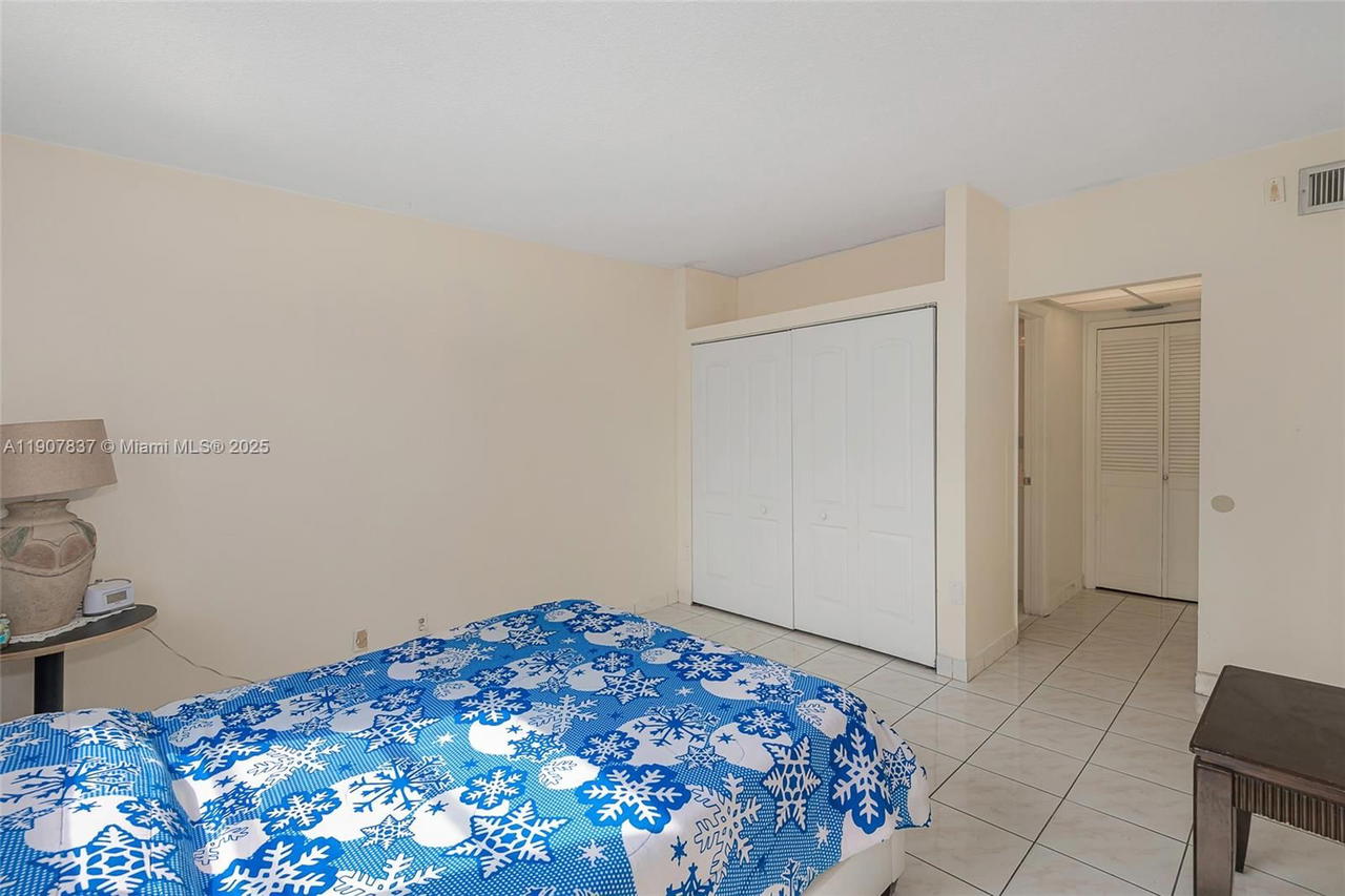 Real estate property located at 1481 Miami Gardens Dr #267, Miami-dade, Fourth Moorings Condo, Miami, FL
