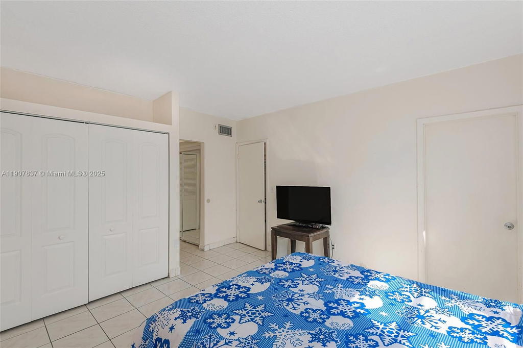 Real estate property located at 1481 Miami Gardens Dr #267, Miami-dade, Fourth Moorings Condo, Miami, FL