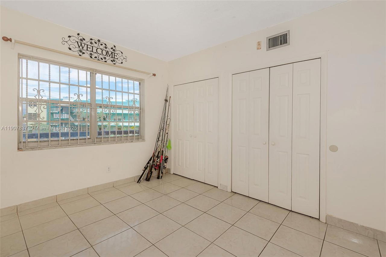 Real estate property located at 1481 Miami Gardens Dr #267, Miami-dade, Fourth Moorings Condo, Miami, FL