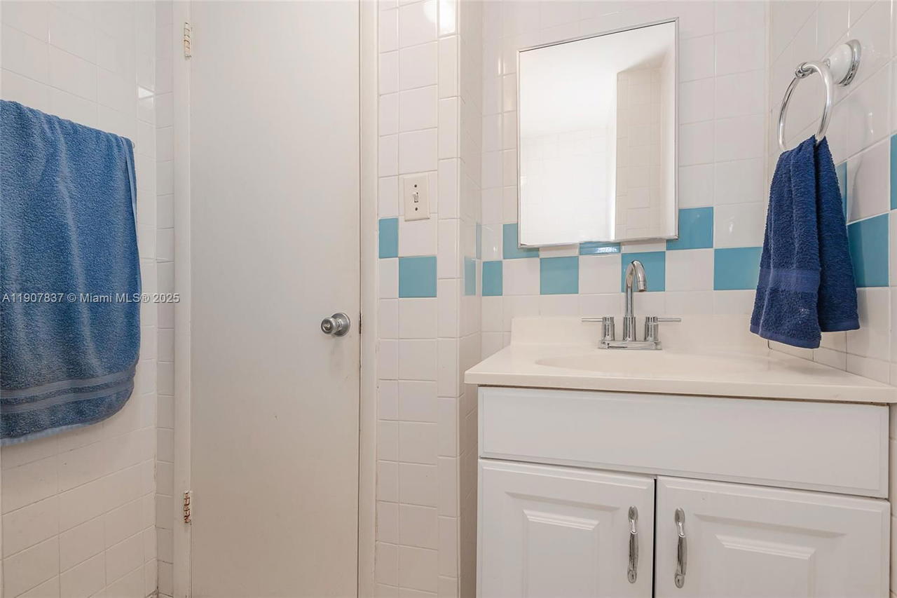Real estate property located at 1481 Miami Gardens Dr #267, Miami-dade, Fourth Moorings Condo, Miami, FL