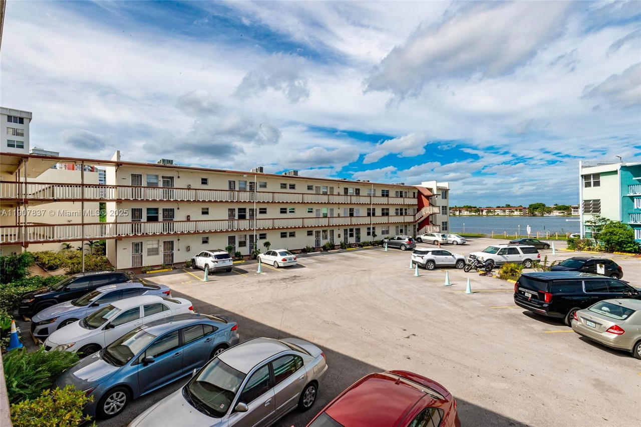 Real estate property located at 1481 Miami Gardens Dr #267, Miami-dade, Fourth Moorings Condo, Miami, FL