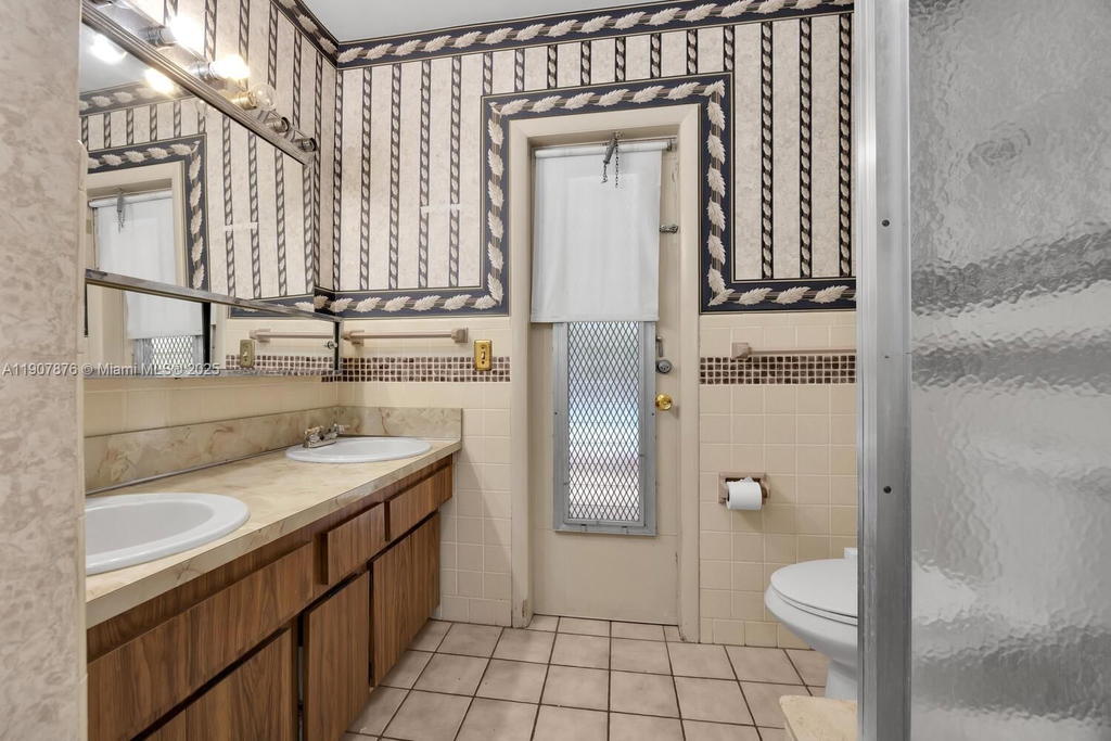 Real estate property located at 1331 102nd Ave, Miami-dade, Coral Pk Est Sec 6, Miami, FL