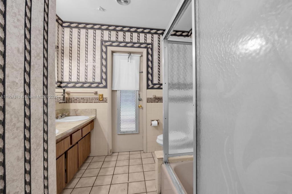 Real estate property located at 1331 102nd Ave, Miami-dade, Coral Pk Est Sec 6, Miami, FL