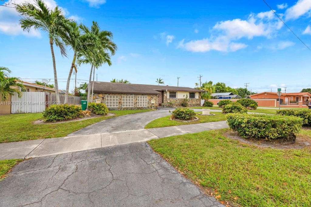 Real estate property located at 1331 102nd Ave, Miami-dade, Coral Pk Est Sec 6, Miami, FL