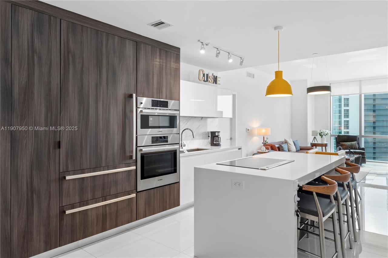 Real estate property located at 851 1st Ave #3907, Miami-dade, Paramount Miami Worldcent, Miami, FL