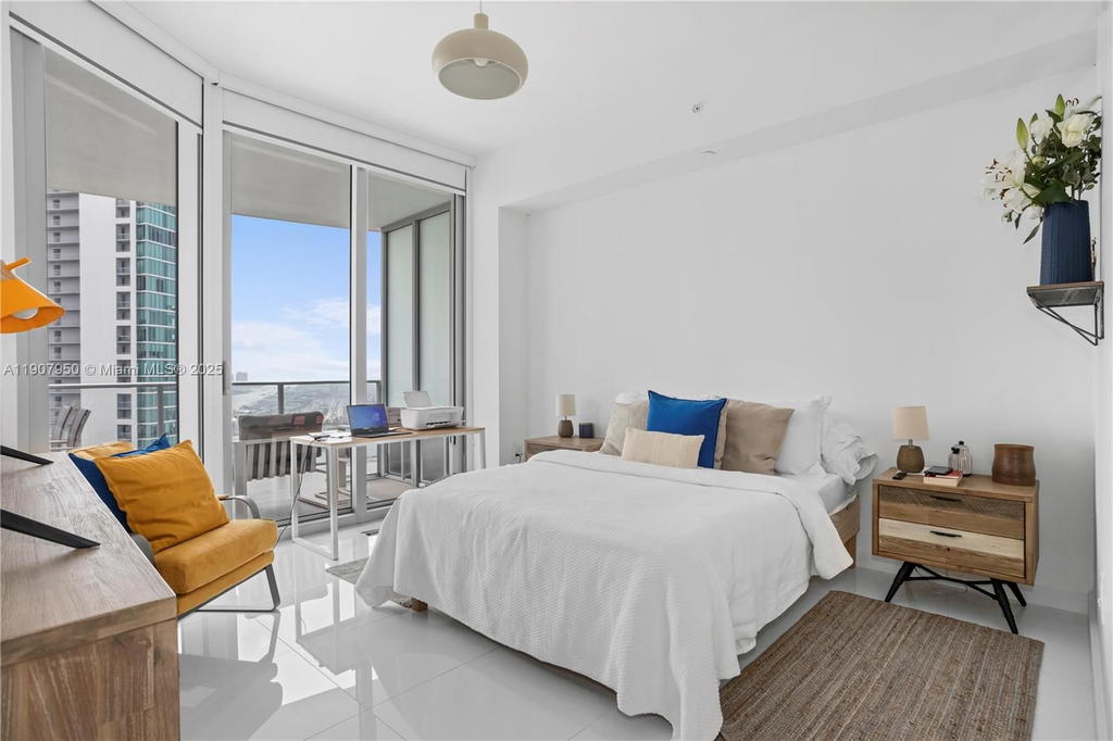 Real estate property located at 851 1st Ave #3907, Miami-dade, Paramount Miami Worldcent, Miami, FL