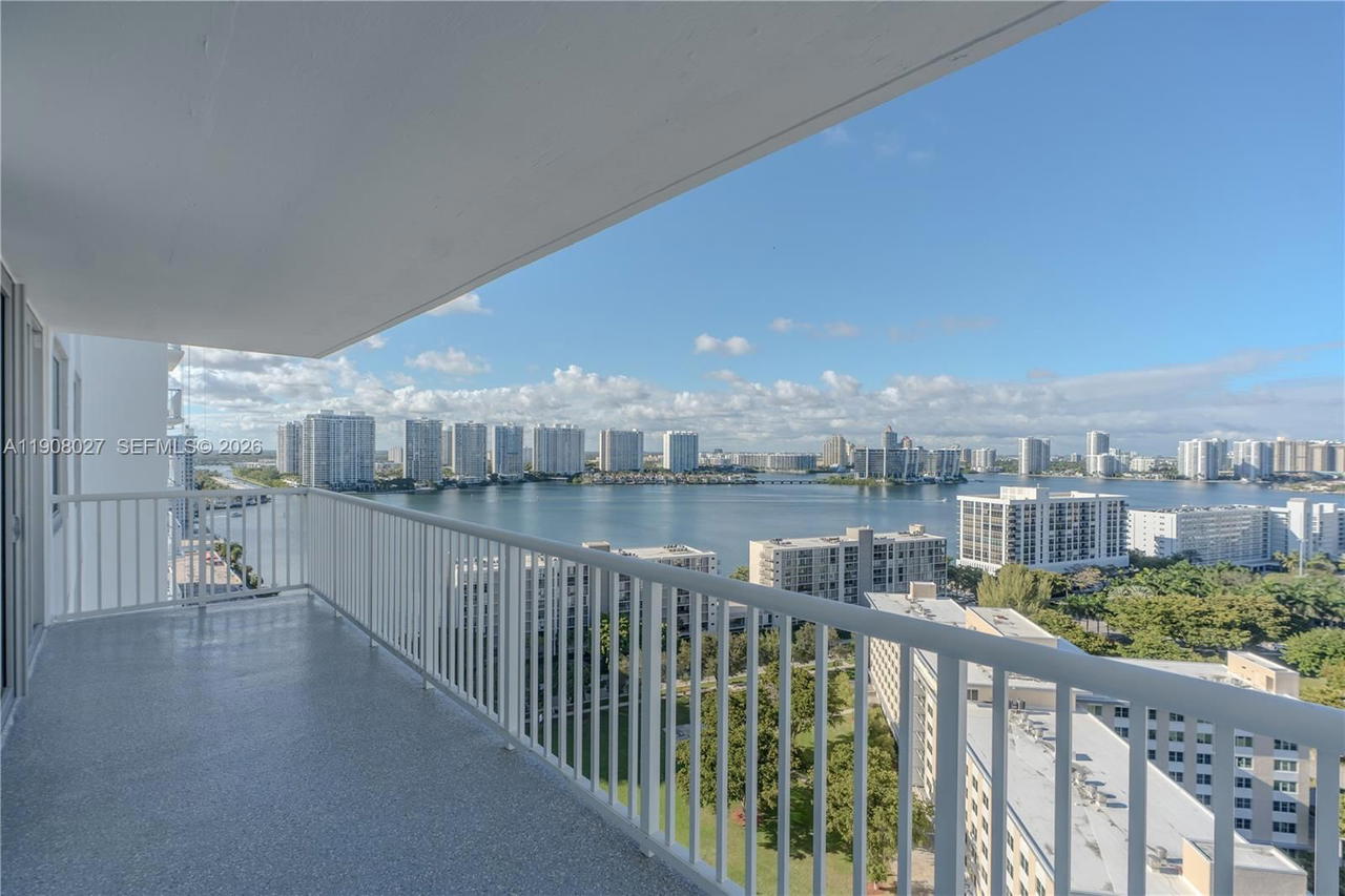 Real estate property located at 231 174th St #2202, Miami-dade, Winston Towers 400 Condo, Sunny Isles Beach, FL