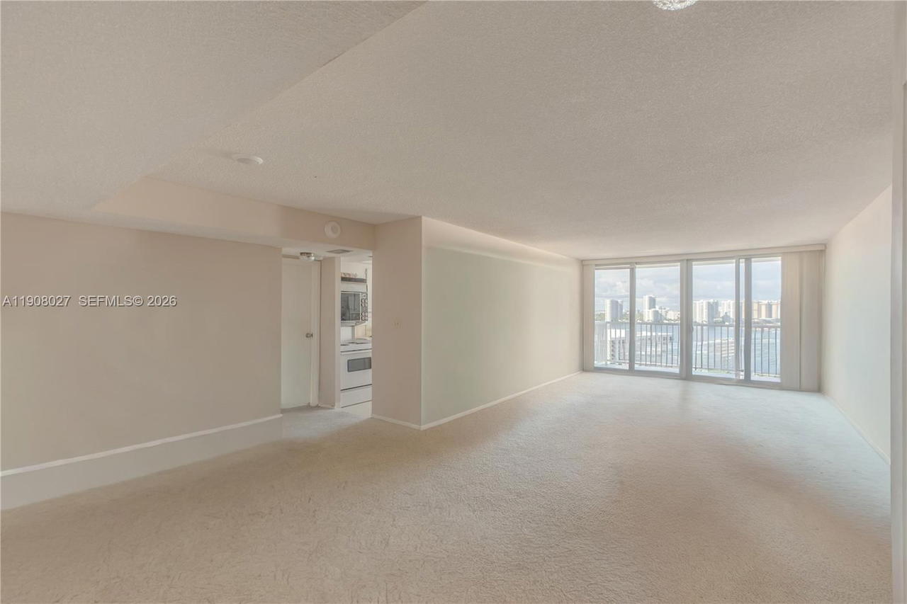 Real estate property located at 231 174th St #2202, Miami-dade, Winston Towers 400 Condo, Sunny Isles Beach, FL