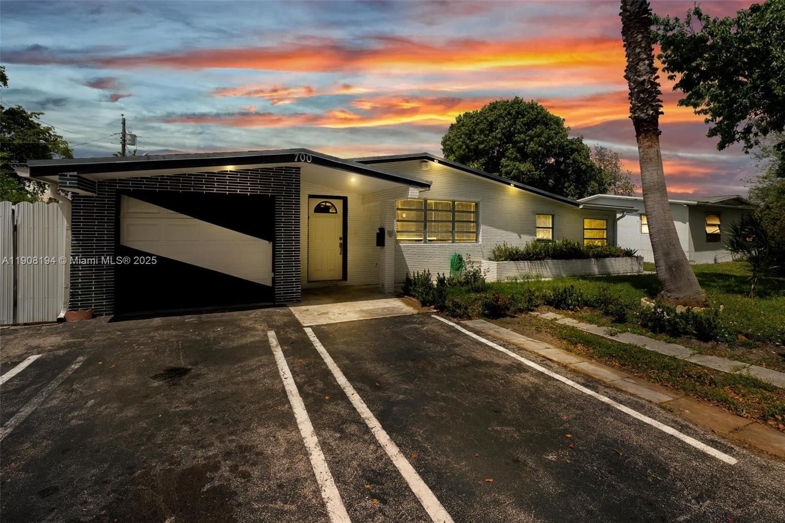 Real estate property located at 700 67th Ave, Broward, Blvd Heights Sec 10-a, Pembroke Pines, FL