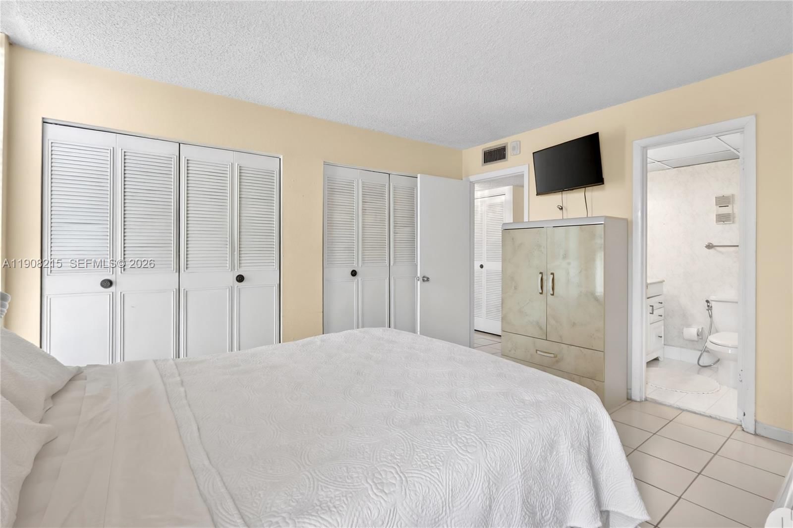 Real estate property located at 9401 4th St #301-6, Miami-dade, Versaille Gardens I Condo, Miami, FL