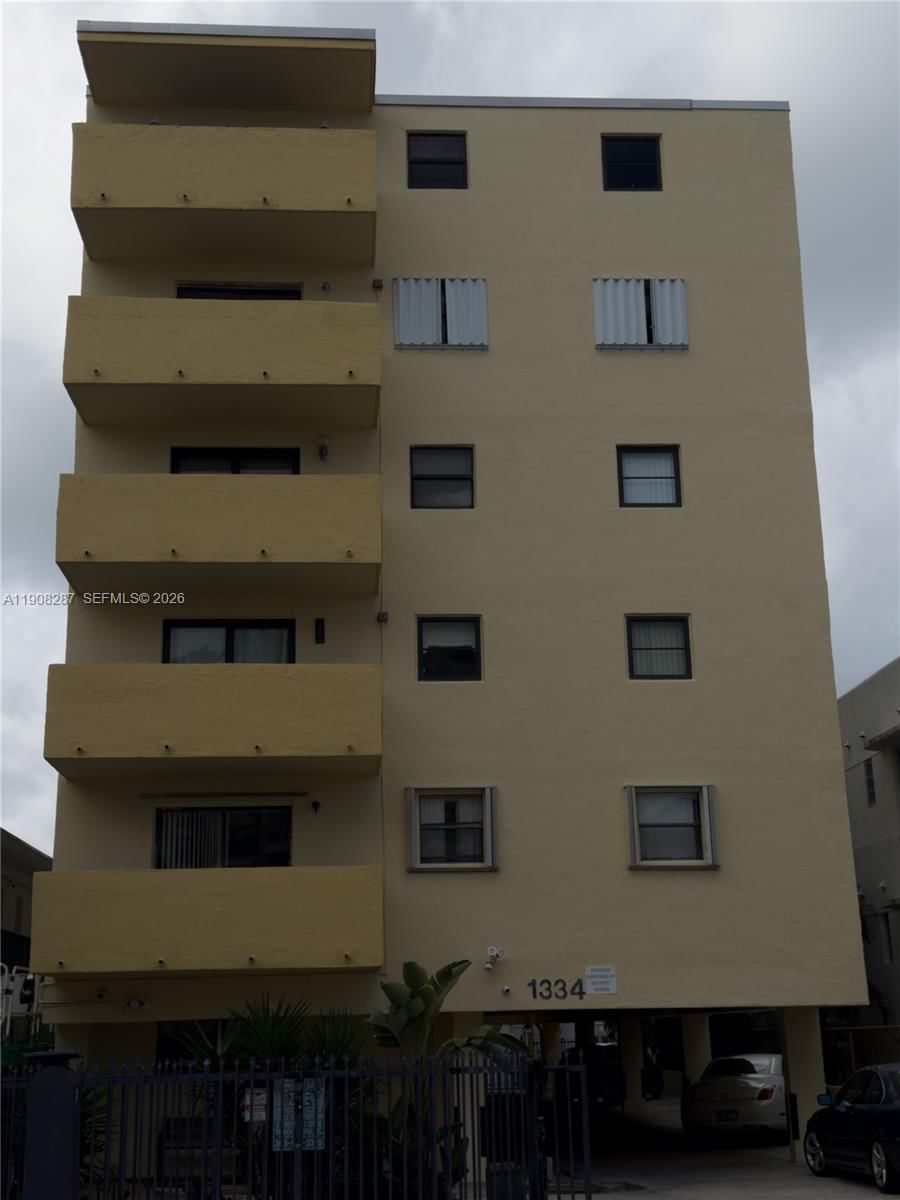Real estate property located at 1334 Collins Ave #502, Miami-dade, Collins Plaza Condo, Miami Beach, FL