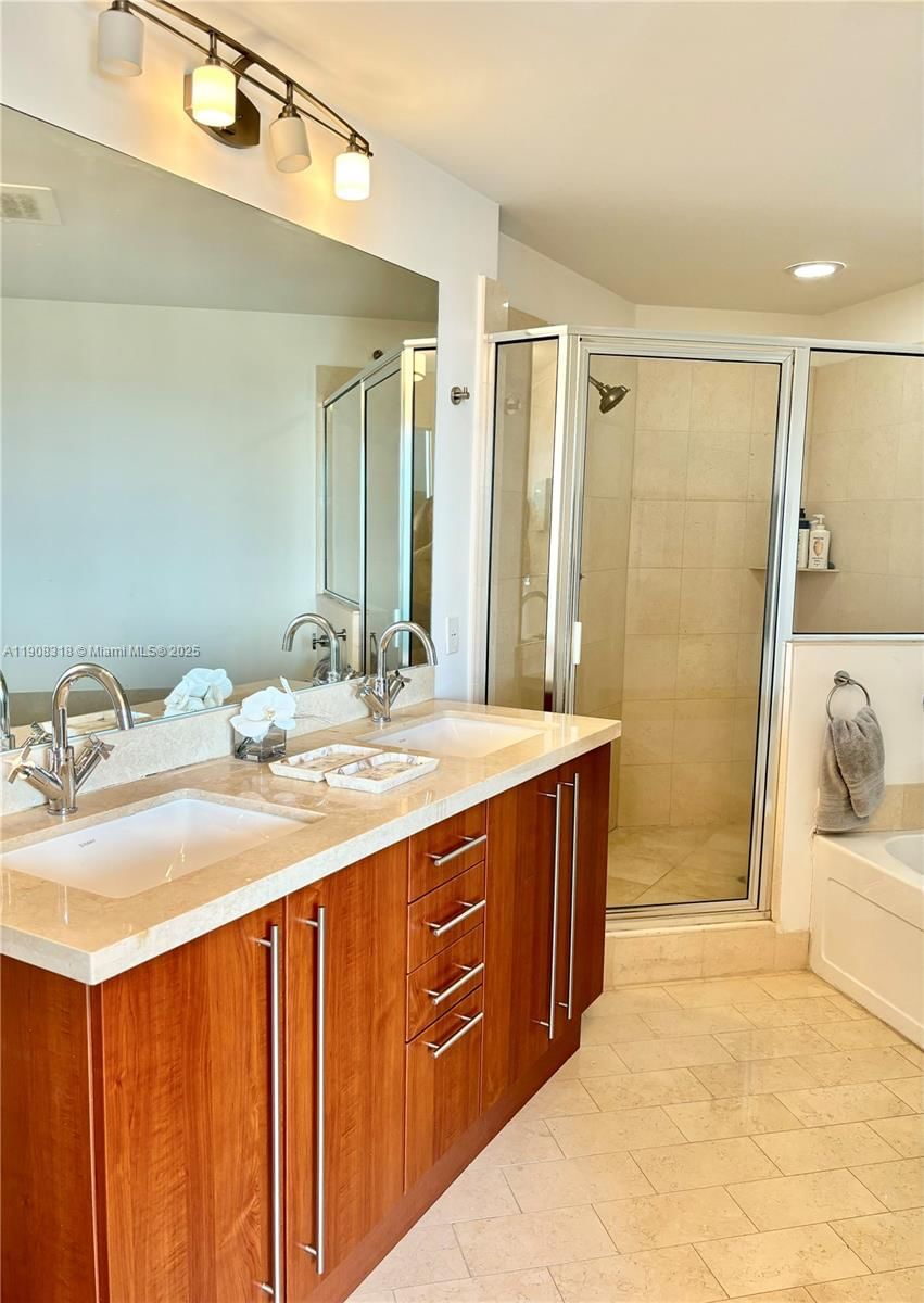 Real estate property located at 79 12th St #4012-S, Miami-dade, Axis On Brickell Cond, Miami, FL