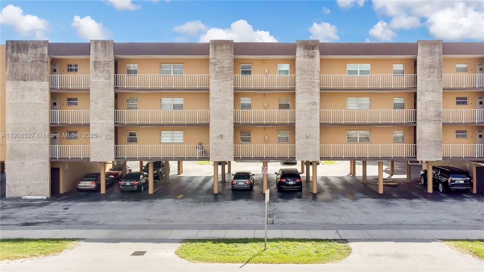 Real estate property located at 4320 Washington St #416, Broward, Tallwood North Condo, Hollywood, FL