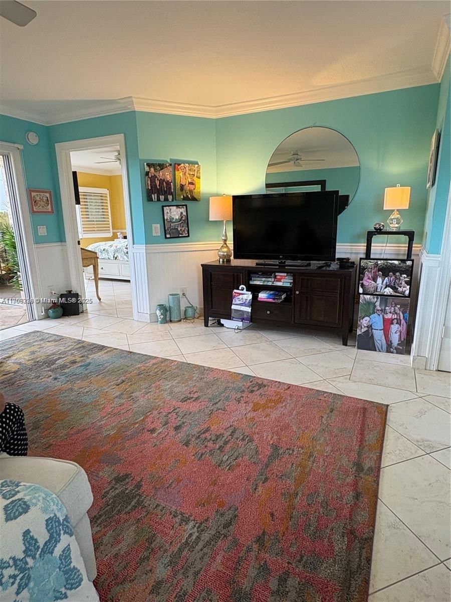 Real estate property located at 275 Palm Ave B201, Palm Beach, Jupiter Bay East Condo, Jupiter, FL