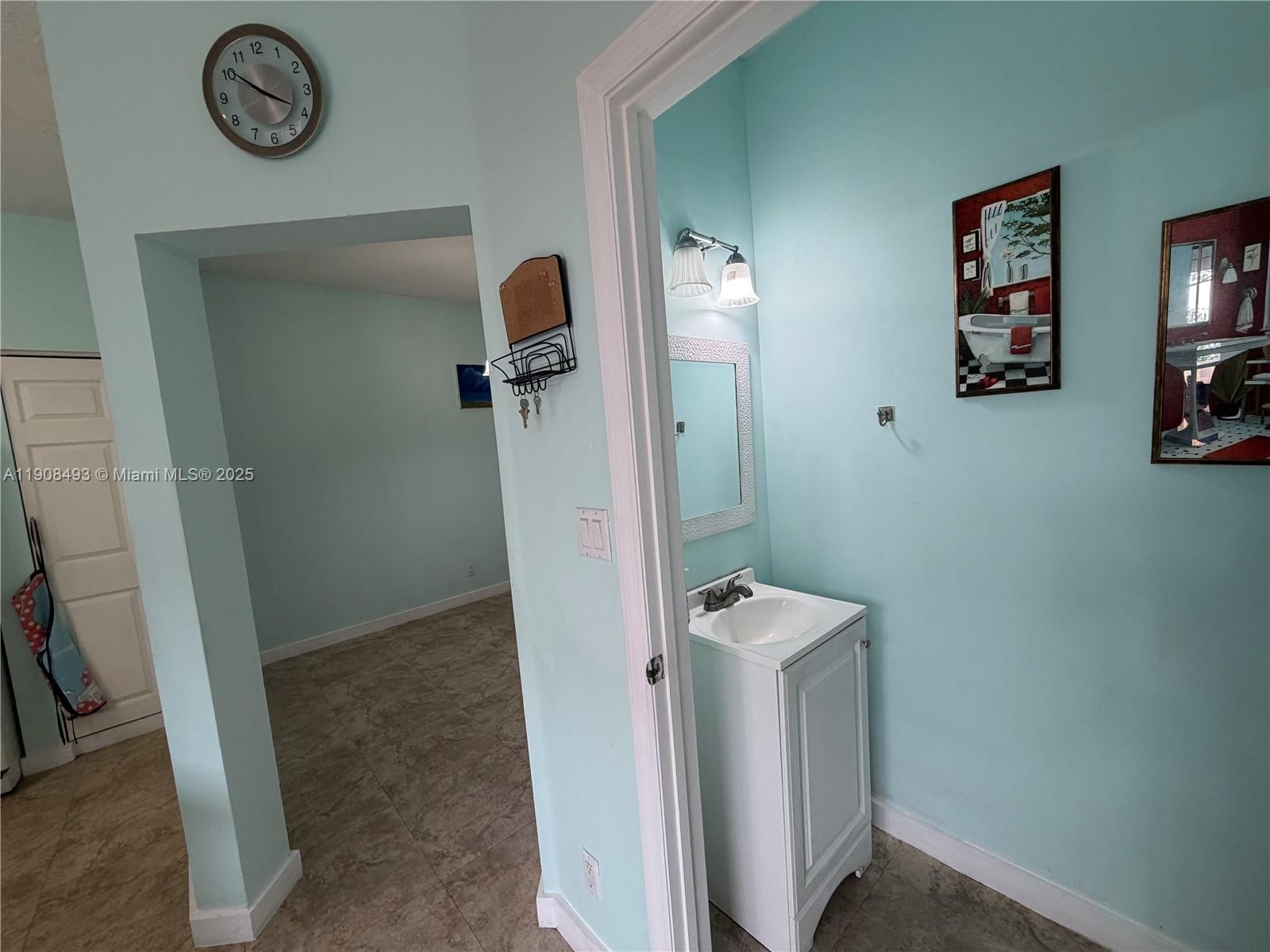 Real estate property located at 810 212th Ter #2, Miami-dade, Sierra Ridge Condo H, Miami, FL
