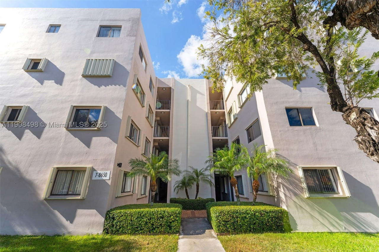 Real estate property located at 8650 133rd Ave Rd #216, Miami-dade, Horizons West Condo #7, Miami, FL