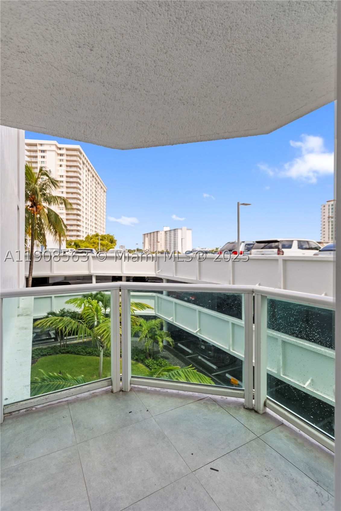 Real estate property located at 100 Bayview Dr #227, Miami-dade, Arlen House East Condo, Sunny Isles Beach, FL