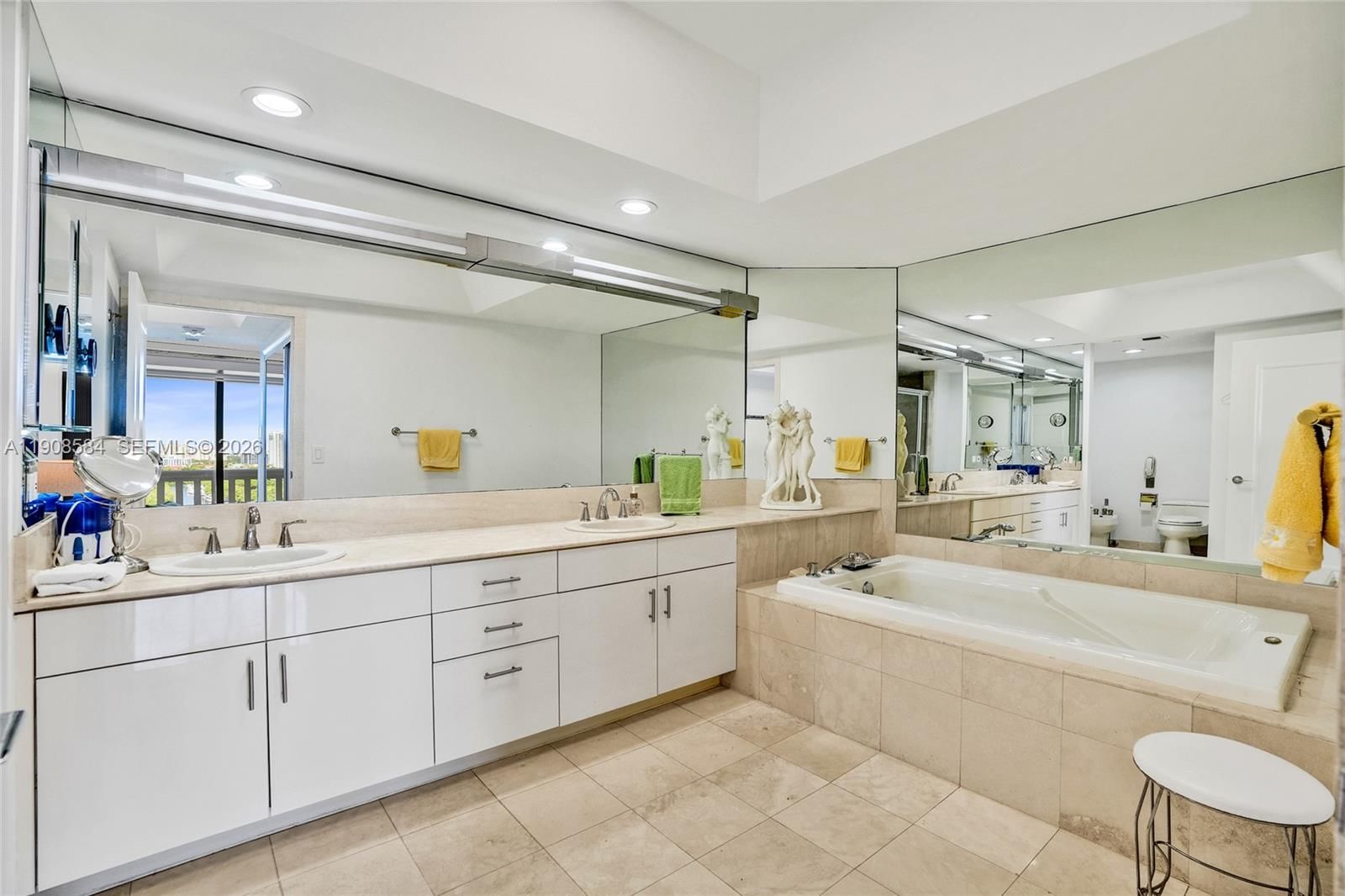 Real estate property located at 2000 Island Blvd #1710, Miami-dade, 2000 Isl Blvd Williams Is, Aventura, FL