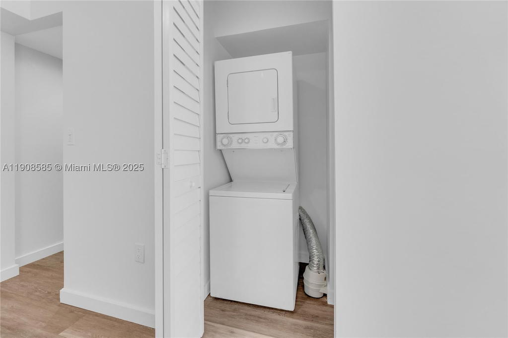 Real estate property located at 4709 7th St #204-9, Miami-dade, Sunset Villas No 3 Condo, Miami, FL