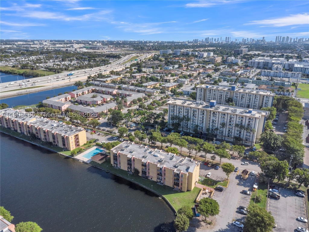Real estate property located at 4709 7th St #204-9, Miami-dade, Sunset Villas No 3 Condo, Miami, FL