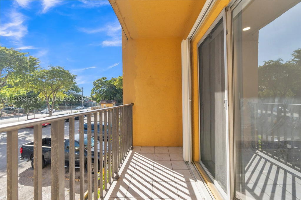 Real estate property located at 4709 7th St #204-9, Miami-dade, Sunset Villas No 3 Condo, Miami, FL
