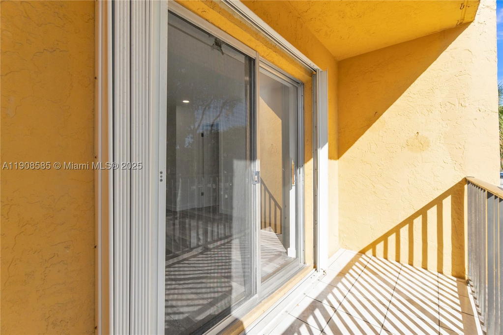 Real estate property located at 4709 7th St #204-9, Miami-dade, Sunset Villas No 3 Condo, Miami, FL