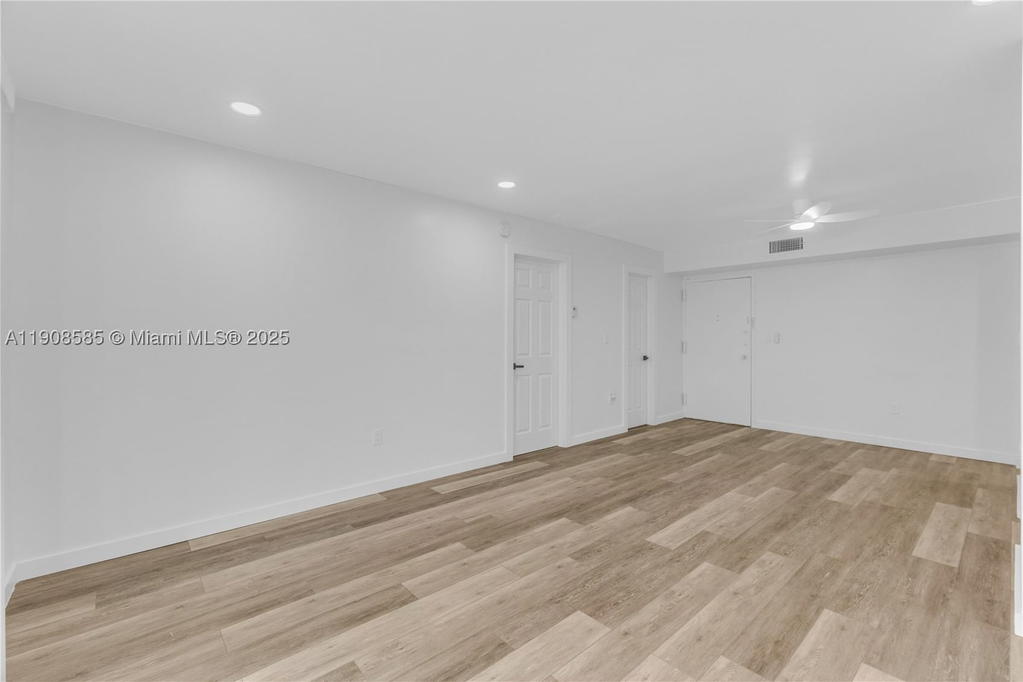 Real estate property located at 4709 7th St #204-9, Miami-dade, Sunset Villas No 3 Condo, Miami, FL