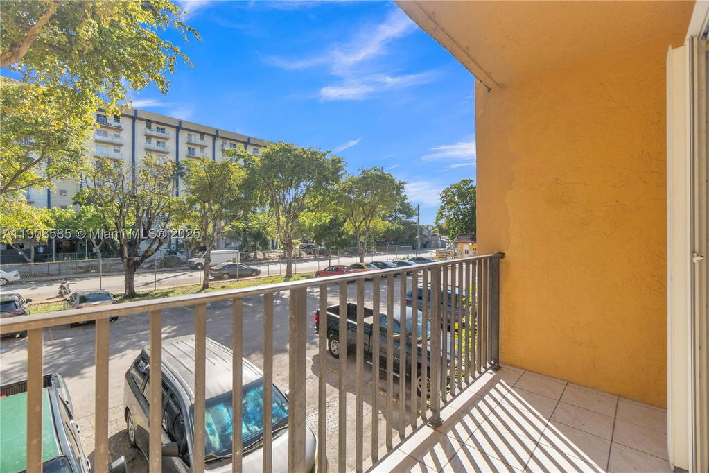 Real estate property located at 4709 7th St #204-9, Miami-dade, Sunset Villas No 3 Condo, Miami, FL