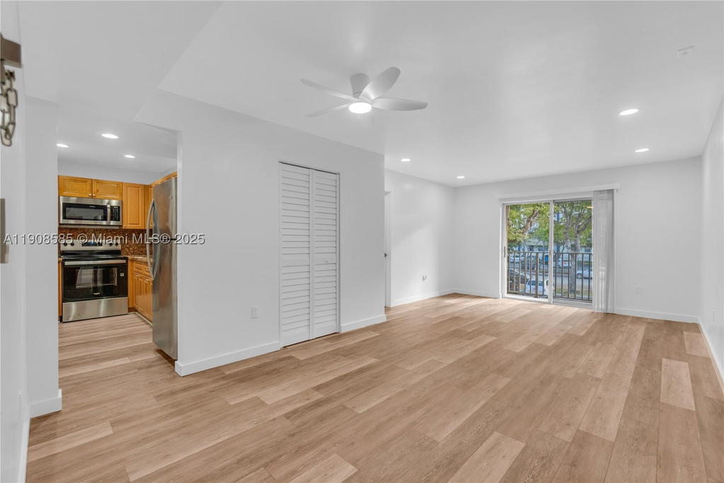 Real estate property located at 4709 7th St #204-9, Miami-dade, Sunset Villas No 3 Condo, Miami, FL