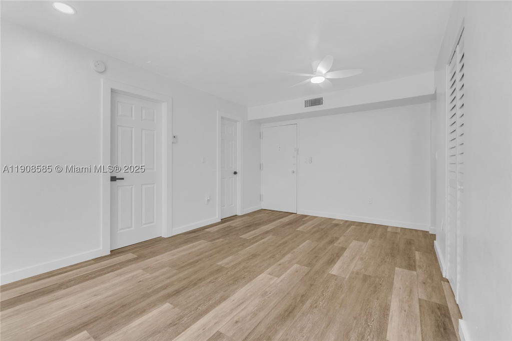 Real estate property located at 4709 7th St #204-9, Miami-dade, Sunset Villas No 3 Condo, Miami, FL