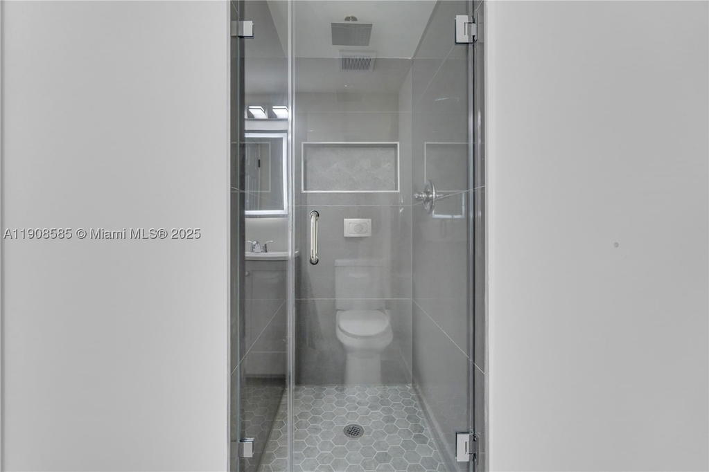 Real estate property located at 4709 7th St #204-9, Miami-dade, Sunset Villas No 3 Condo, Miami, FL