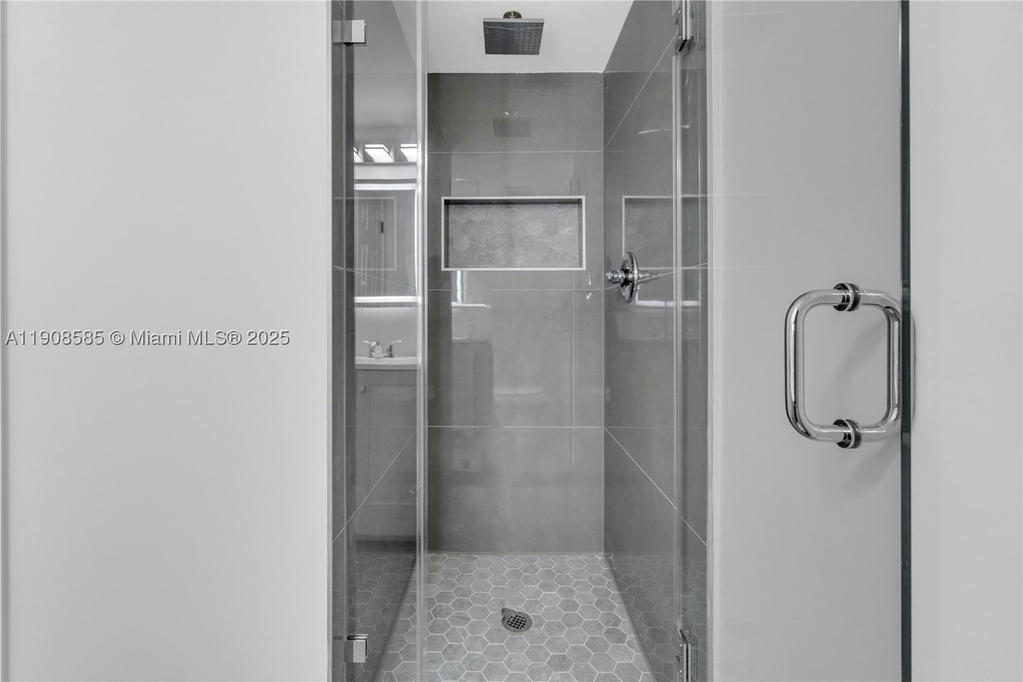 Real estate property located at 4709 7th St #204-9, Miami-dade, Sunset Villas No 3 Condo, Miami, FL