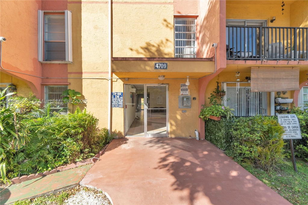 Real estate property located at 4709 7th St #204-9, Miami-dade, Sunset Villas No 3 Condo, Miami, FL