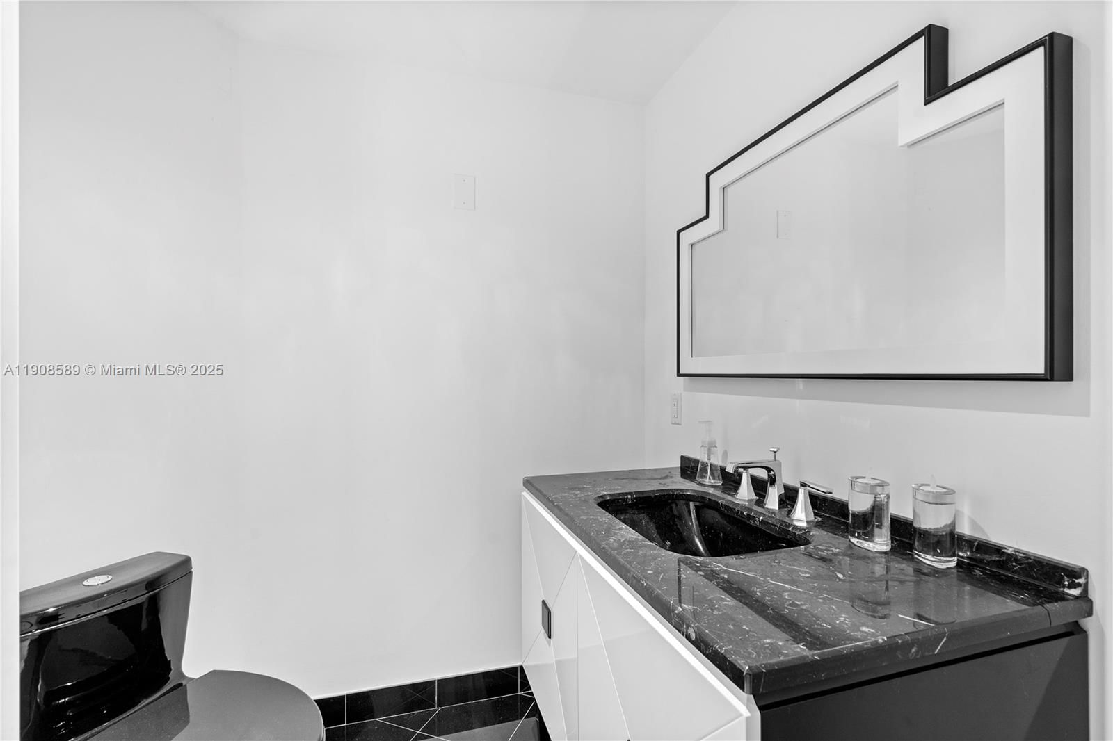 Real estate property located at , Miami-dade, Epic West Condo, Miami, FL