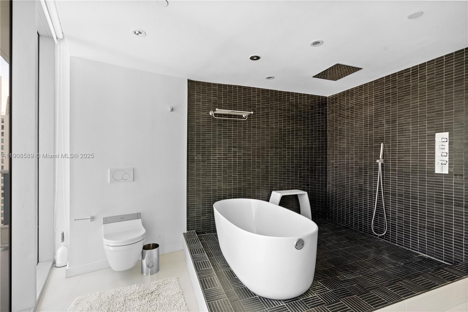 Real estate property located at , Miami-dade, Epic West Condo, Miami, FL