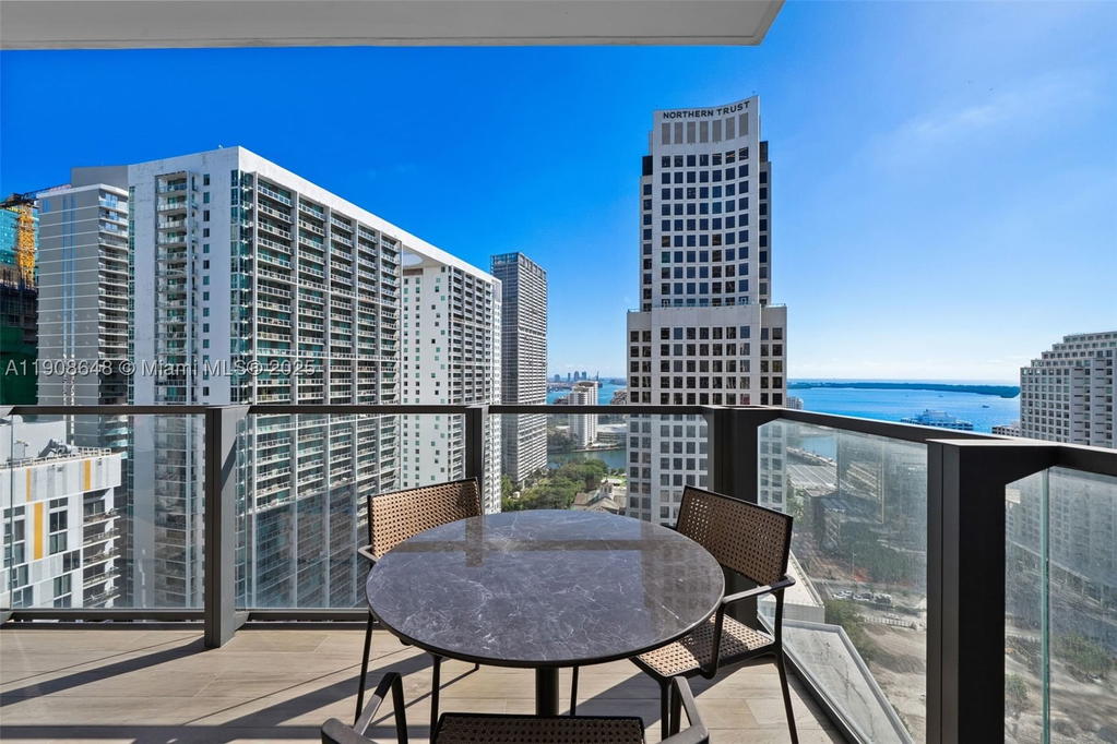 Real estate property located at 68 6th St #2505, Miami-dade, Reach Condo, Miami, FL