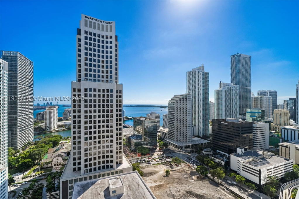 Real estate property located at 68 6th St #2505, Miami-dade, Reach Condo, Miami, FL