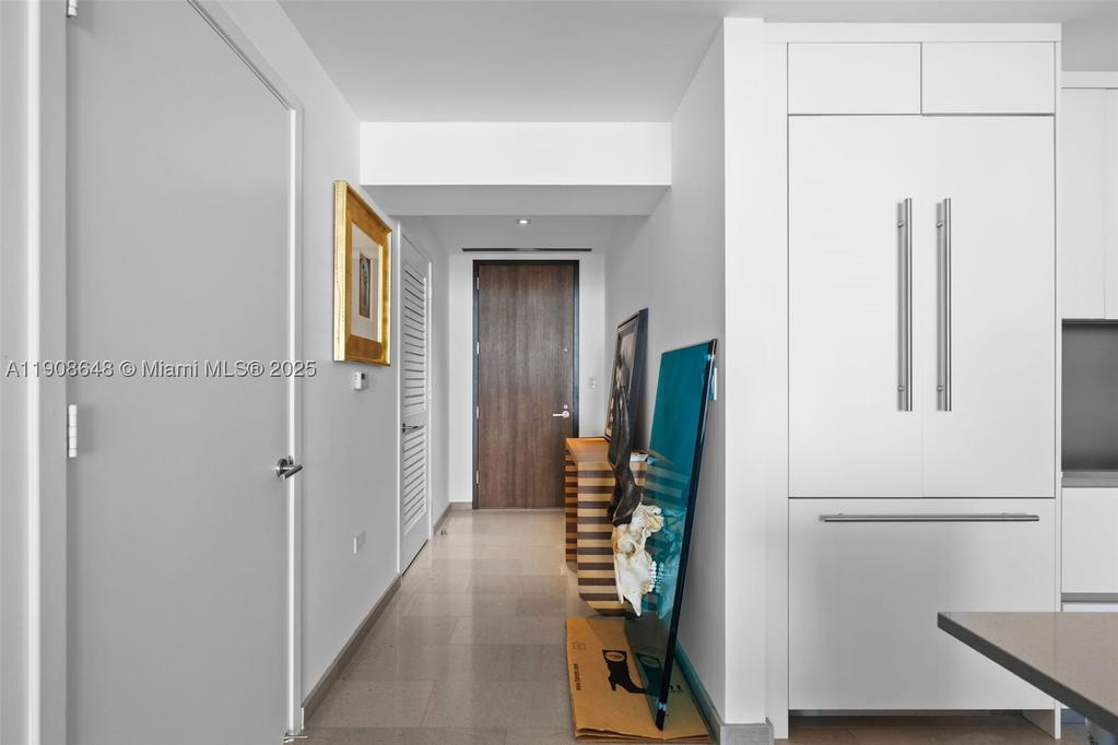 Real estate property located at 68 6th St #2505, Miami-dade, Reach Condo, Miami, FL