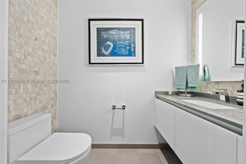 Real estate property located at 68 6th St #2505, Miami-dade, Reach Condo, Miami, FL
