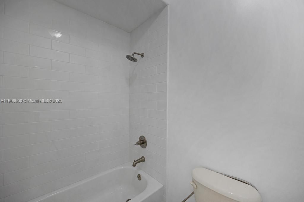 Real estate property located at 4863 109th Path, Miami-dade, Costa Bella, Doral, FL